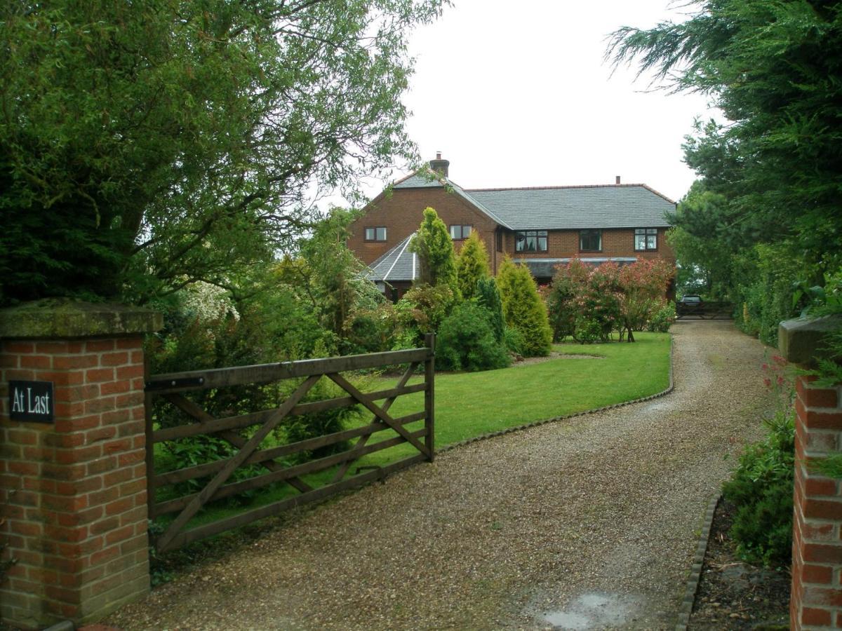 At Last Bed & Breakfast Edlington Exteriör bild
